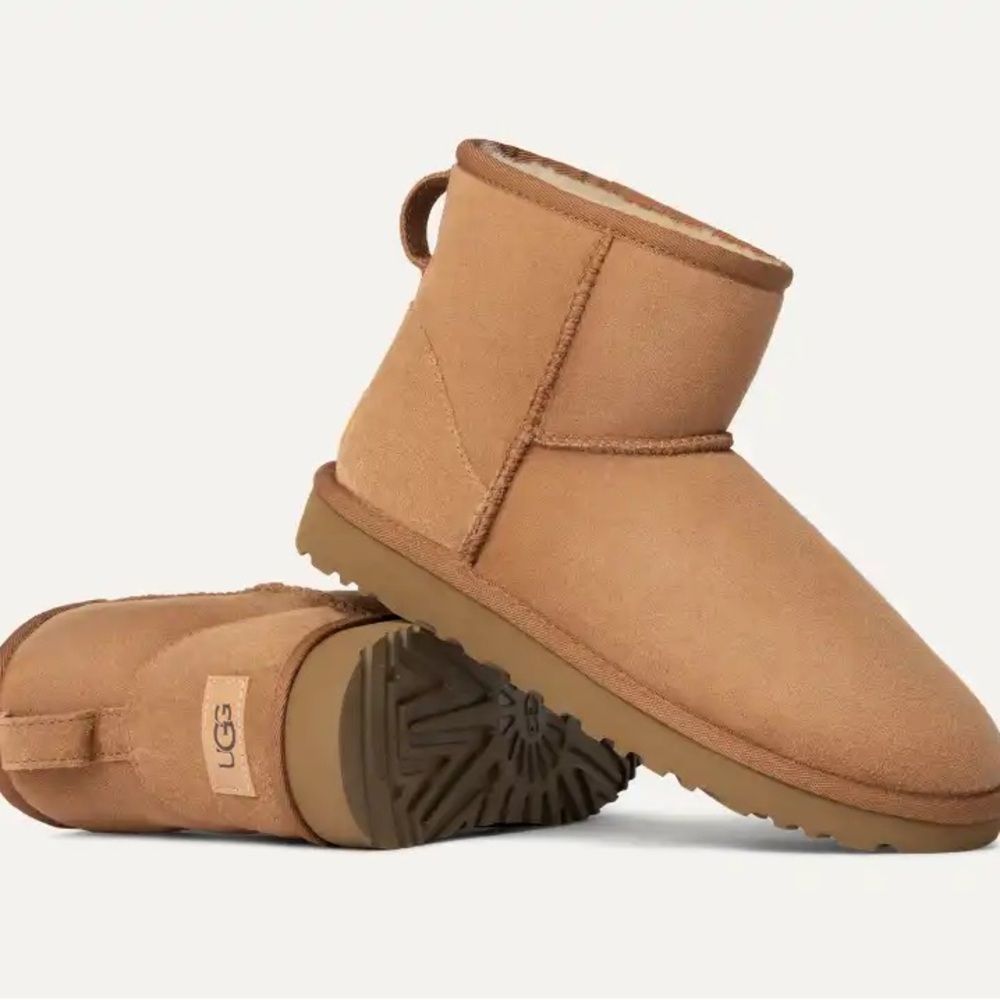 UGG Classic Mini II